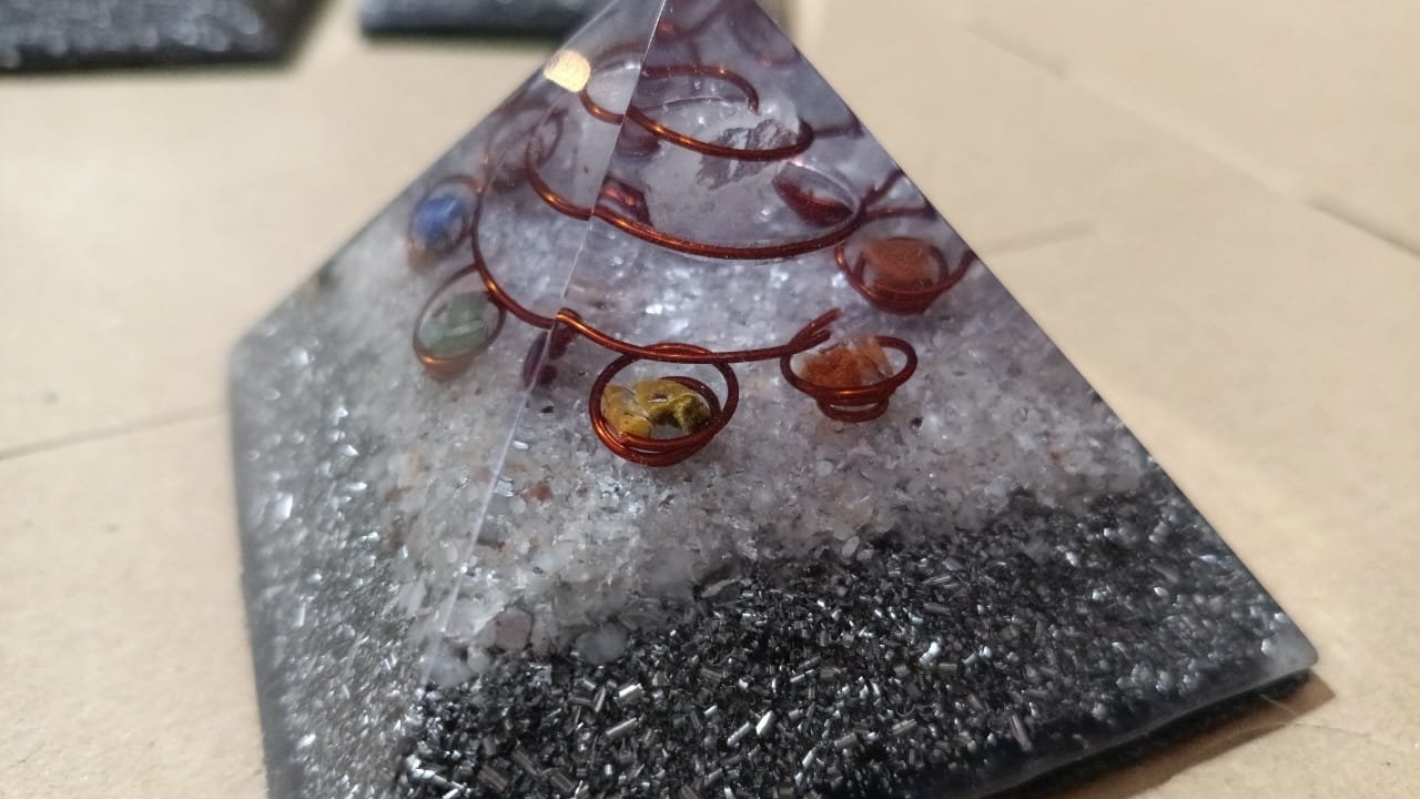Pirámide 8 x 8. Ocho piedras. - Image 3